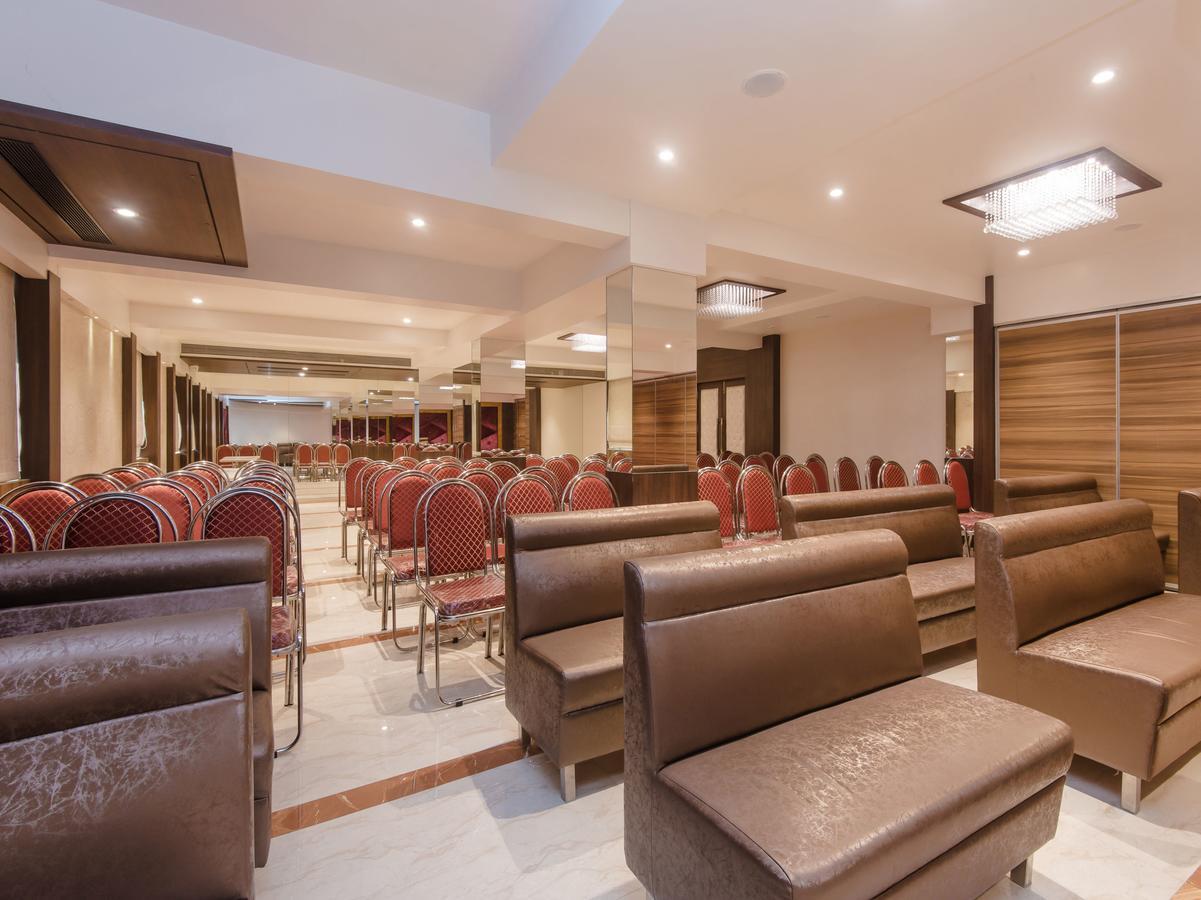Oyo 13089 Hotel Gold Crest Navi Mumbai Exterior photo